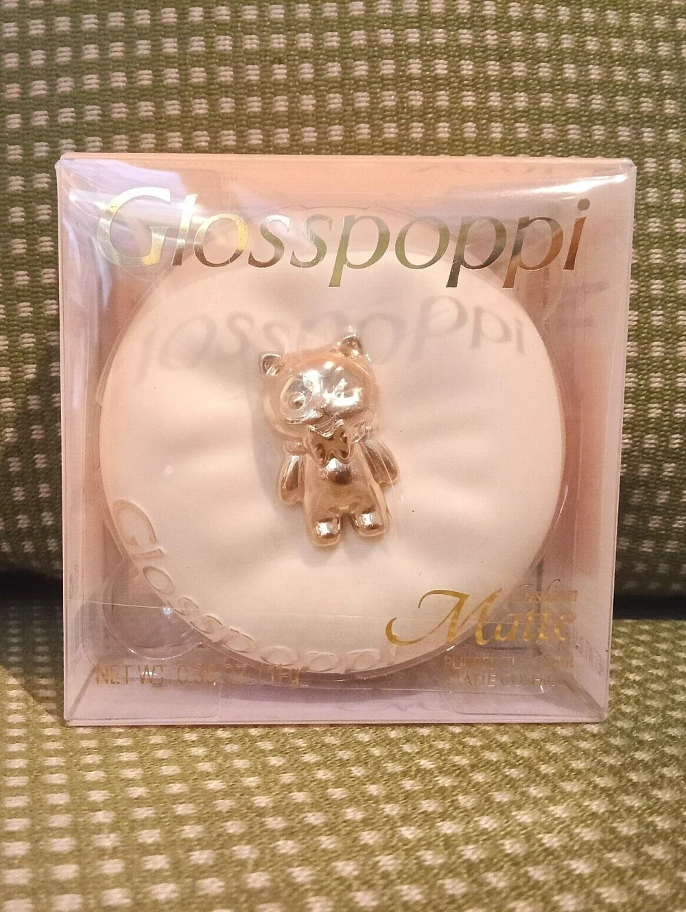 Glosspoppi Pink Compact with Gold Cat Accent - NC01 Pudding Matte